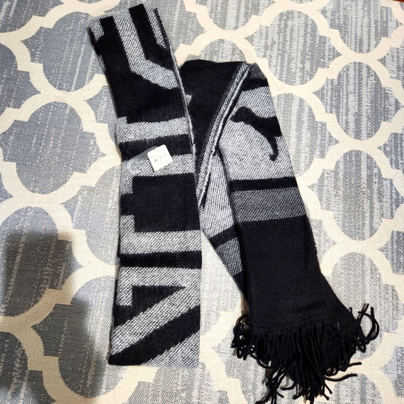 PINK Victoria's Secret Accessories - PINK Victoria’s Secret Reversible Scarf Logo Dog